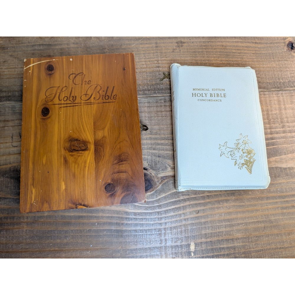 Vintage 1958 Memorial Holy Bible KJV White Zipper Cover Cedar Union Made Box